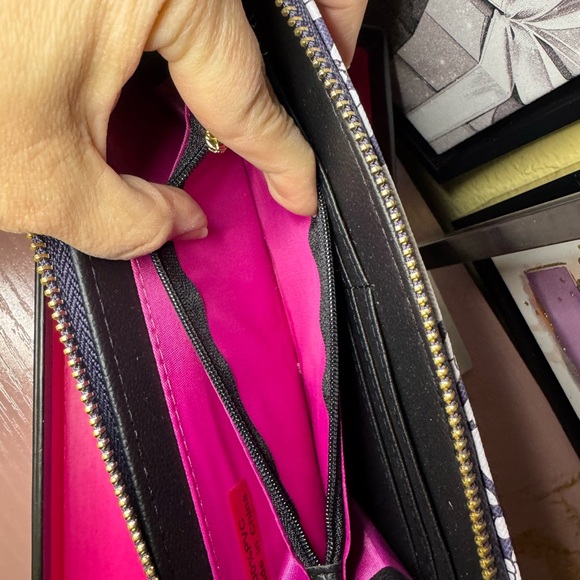 Trina Turk Black and White Floral Wallet - Picture 4 of 10